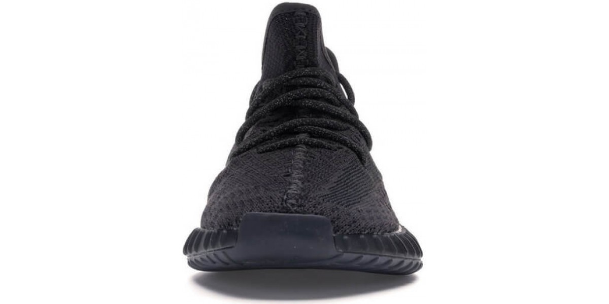 black yeezy 350 laces